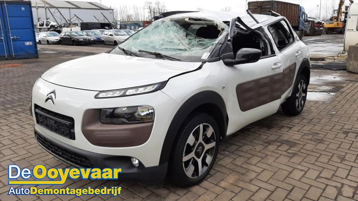 Citroen C4 Cactus 1.2 PureTech 82 12V Skrotfordon (2018, WIT)