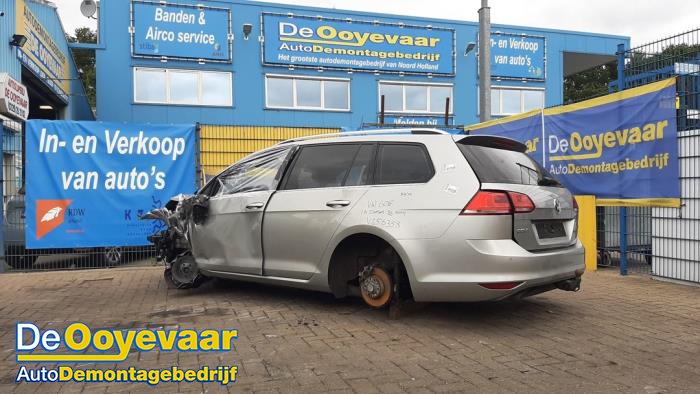 Volkswagen Golf VII Variant 1.6 TDI BlueMotion 16V Skrotfordon (2014, GRIJS METALLIC)