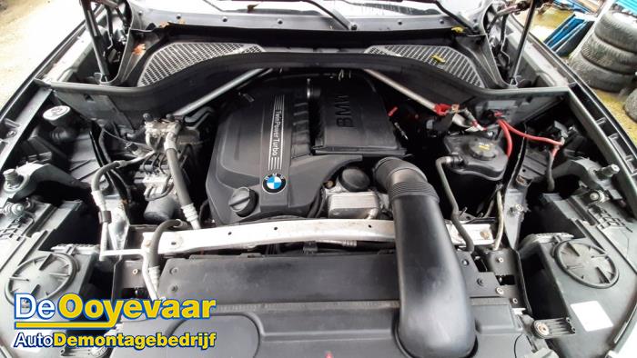 BMW X5 xDrive 35i 3.0 Sloopvoertuig (2015, Zwart)