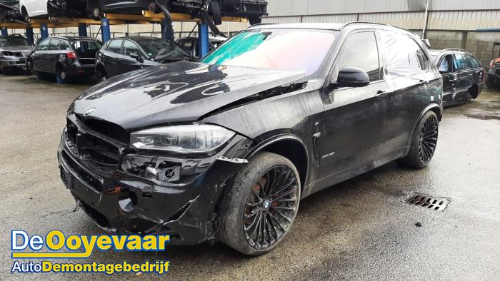 BMW X5 xDrive 35i 3.0 Sloopvoertuig (2015, Zwart)
