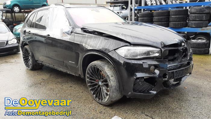 BMW X5 xDrive 35i 3.0 Sloopvoertuig (2015, Zwart)