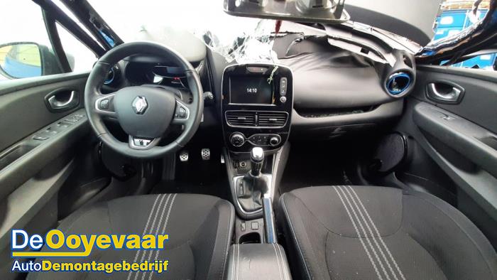 Renault Clio IV 1.5 dCi 90 FAP Skrotfordon (2017, BLAUW METALLIC)