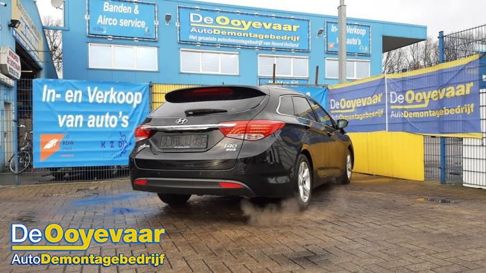 Hyundai i40 CW 2.0 GDI 16V Skrotfordon (2012, ZWART)