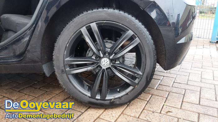 Volkswagen Polo VI 1.0 12V BlueMotion Technology Skrotfordon (2018, ZWART)