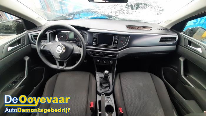 Volkswagen Polo VI 1.0 12V BlueMotion Technology Skrotfordon (2018, ZWART)