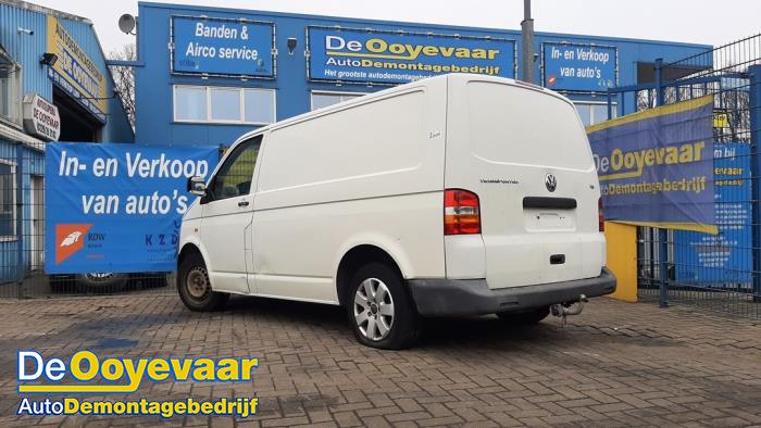 Volkswagen Transporter T5 1.9 TDi Skrotfordon (2006, WIT)