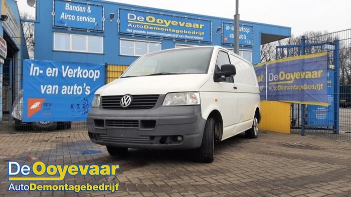 Volkswagen Transporter T5 1.9 TDi Skrotfordon (2006, WIT)