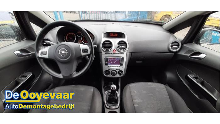 Opel Corsa D 1.3 CDTi 16V ecoFLEX Skrotfordon (2011, ZWART)