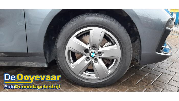 BMW 1 serie 118i 1.5 TwinPower 12V Skrotfordon (2021, GRIJS)
