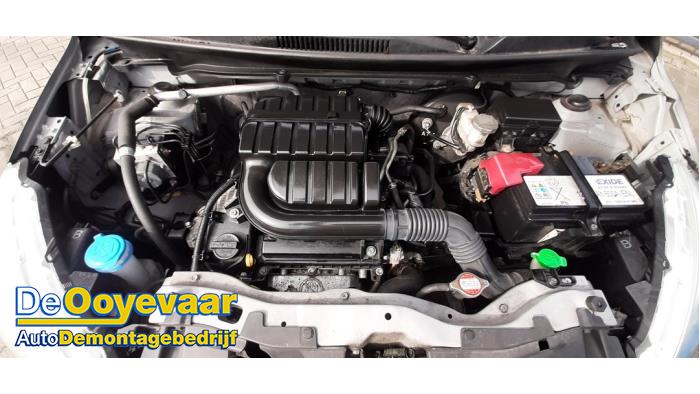 Suzuki Celerio 1.0 12V Dualjet Skrotfordon (2015, GRIJS)