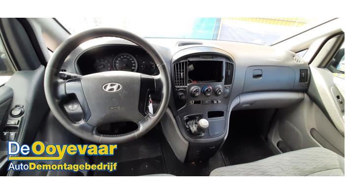 Hyundai H-300 2.5 CRDi Sloopvoertuig (2010, Zwart)