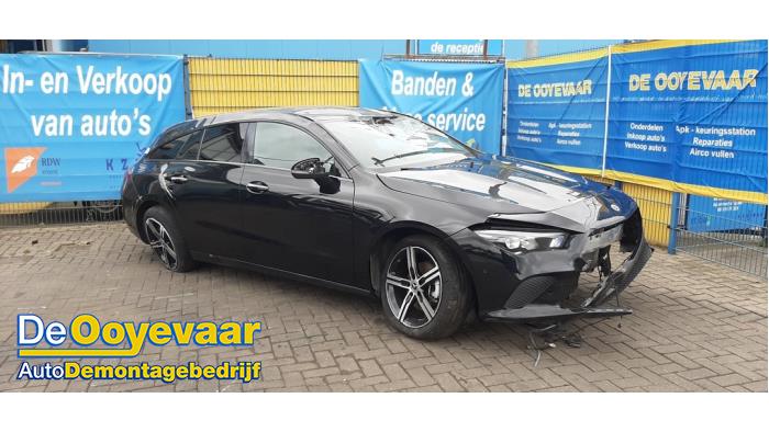 Mercedes CLA Shooting Brake 1.3 CLA-180 Turbo 16V Sloopvoertuig (2023, Zwart)