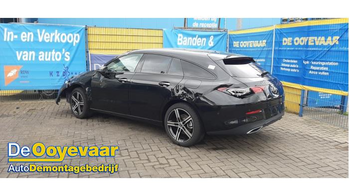 Mercedes CLA Shooting Brake 1.3 CLA-180 Turbo 16V Sloopvoertuig (2023, Zwart)