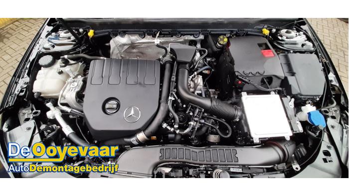 Mercedes CLA Shooting Brake 1.3 CLA-180 Turbo 16V Sloopvoertuig (2023, Zwart)