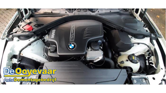 BMW 3 serie 320i 2.0 16V Sloopvoertuig (2015, Wit)