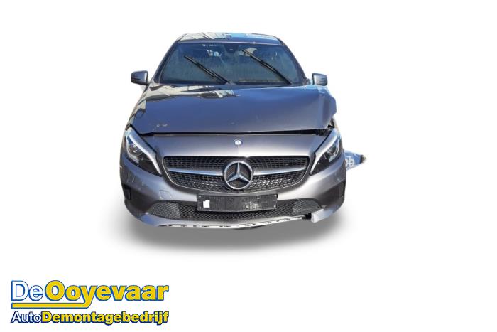 Mercedes A 2.2 A-200 CDI, A-200d 16V Samochód złomowany (2016, Szary)