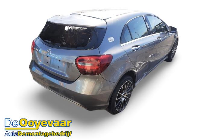 Mercedes A 2.2 A-200 CDI, A-200d 16V Samochód złomowany (2016, Szary)