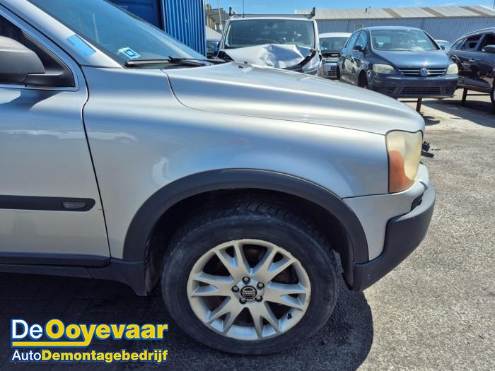 Volvo XC90 I 2.4 D5 20V Skrotfordon (2009, METALLIC ZILVER)