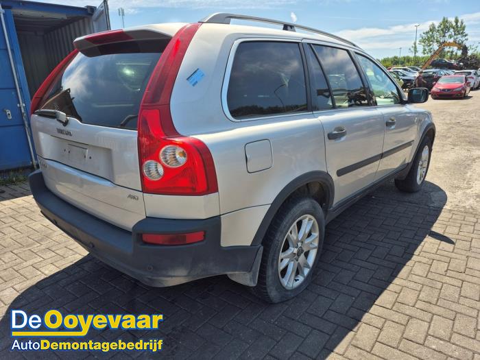 Volvo XC90 I 2.4 D5 20V Skrotfordon (2009, METALLIC ZILVER)