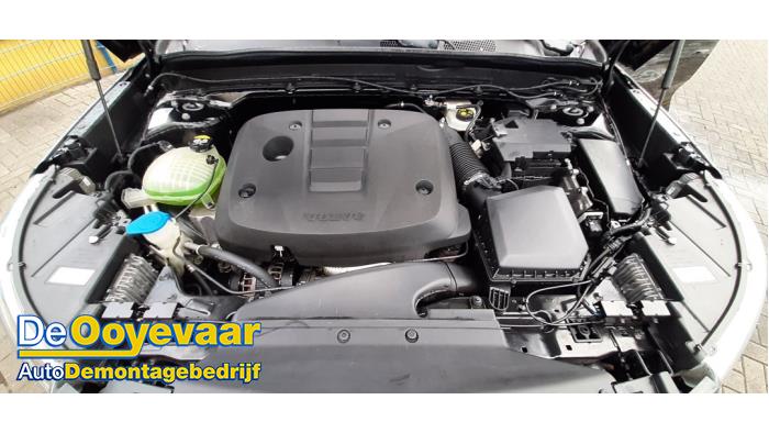 Volvo XC40 2.0 D3 16V Skrotfordon (2020, ZWART)