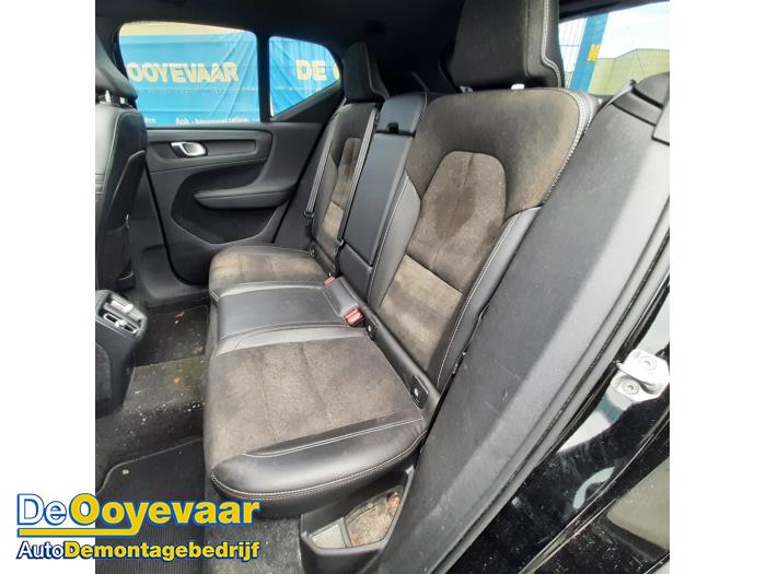 Volvo XC40 2.0 D3 16V Skrotfordon (2020, ZWART)