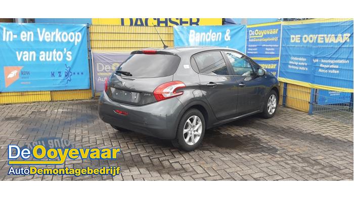 Peugeot 208 I 1.2 Vti 12V PureTech 82 Skrotfordon (2014, GRIJS)