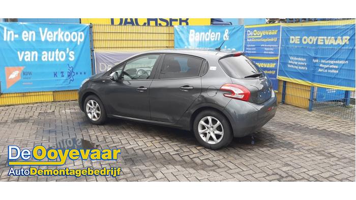 Peugeot 208 I 1.2 Vti 12V PureTech 82 Skrotfordon (2014, GRIJS)