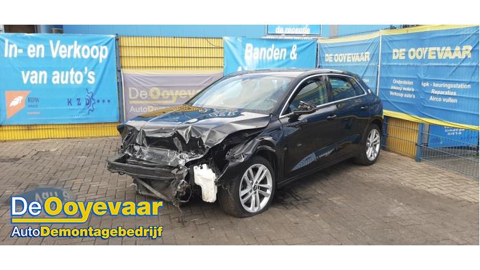 Audi A3 Sportback 1.0 30 TFSI 12V Mild hybrid Sloopvoertuig (2021, Zwart)