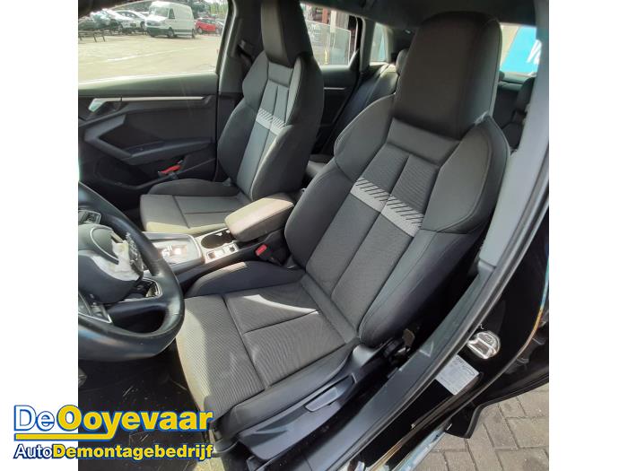 Audi A3 Sportback 1.0 30 TFSI 12V Mild hybrid Sloopvoertuig (2021, Zwart)
