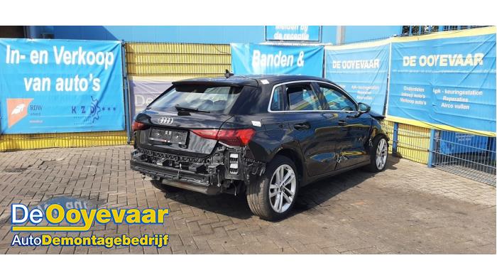 Audi A3 Sportback 1.0 30 TFSI 12V Mild hybrid Sloopvoertuig (2021, Zwart)