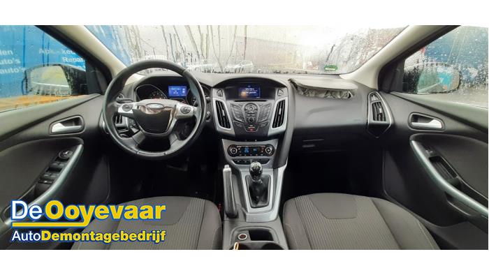 Ford Focus 3 1.0 Ti-VCT EcoBoost 12V 100 Skrotfordon (2013, ZWART)