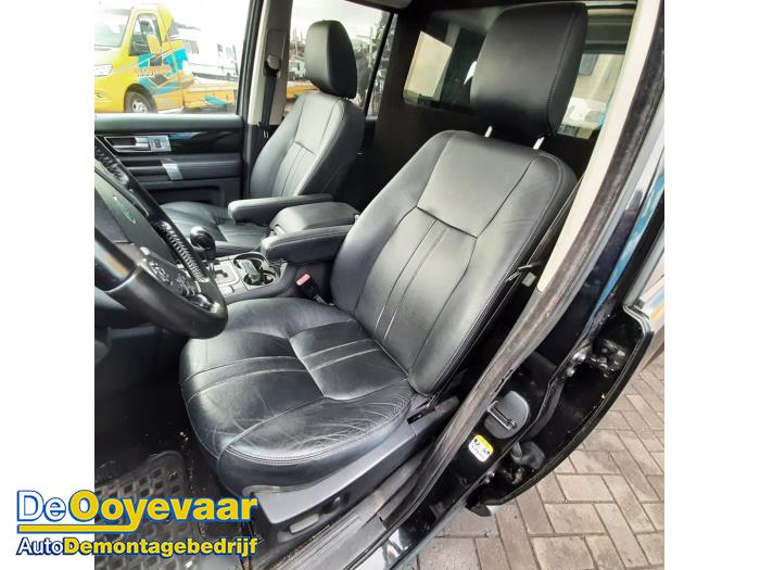 Landrover Discovery IV 3.0 SD V6 24V Skrotfordon (2011, METALLIC ZWART)