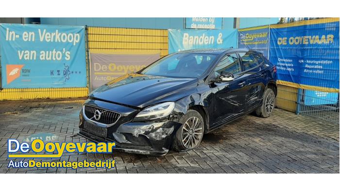 Volvo V40 2.0 T2 16V Sloopvoertuig (2017, Zwart)
