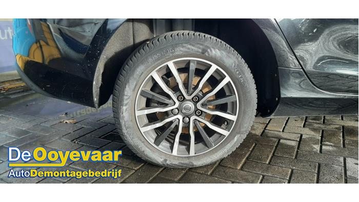 Volvo V40 2.0 T2 16V Sloopvoertuig (2017, Zwart)