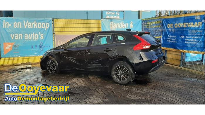 Volvo V40 2.0 T2 16V Sloopvoertuig (2017, Zwart)