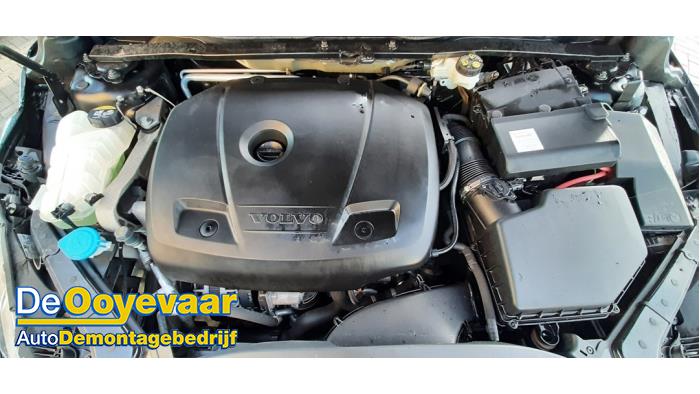 Volvo V40 2.0 T2 16V Sloopvoertuig (2017, Zwart)