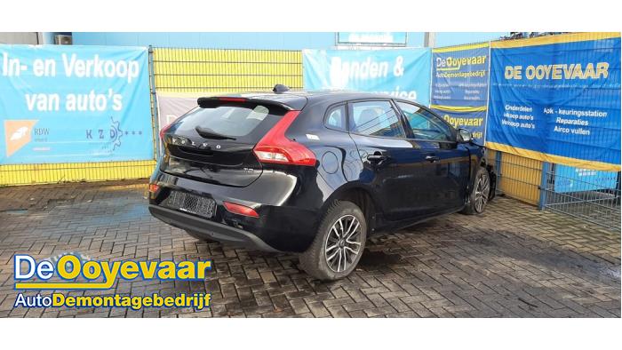 Volvo V40 2.0 T2 16V Sloopvoertuig (2017, Zwart)