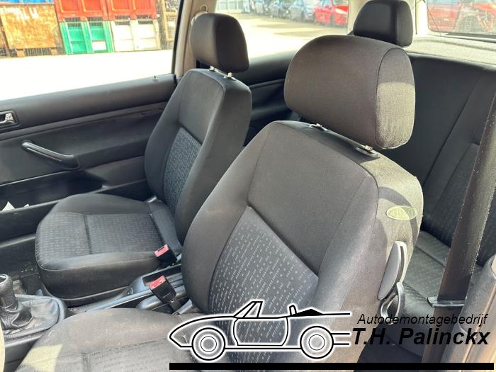 Volkswagen Golf IV 1.4 16V Salvage vehicle (2002, Gray)