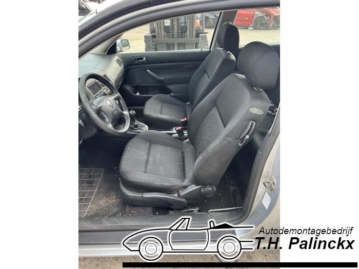 Volkswagen Golf IV 1.4 16V Salvage vehicle (2002, Gray)