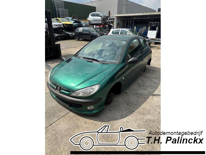 Peugeot 206 1.4 XR,XS,XT,Gentry Salvage vehicle (2002, Green)
