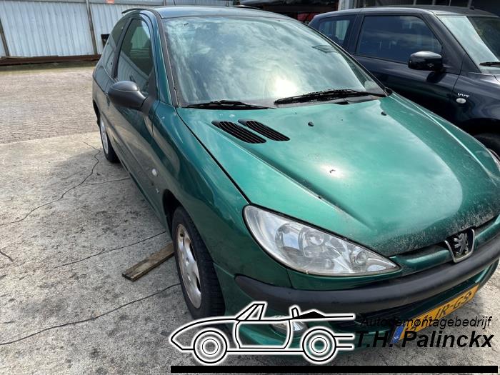 Peugeot 206 1.4 XR,XS,XT,Gentry Salvage vehicle (2002, Green)