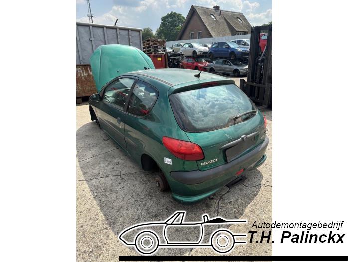 Peugeot 206 1.4 XR,XS,XT,Gentry Salvage vehicle (2002, Green)