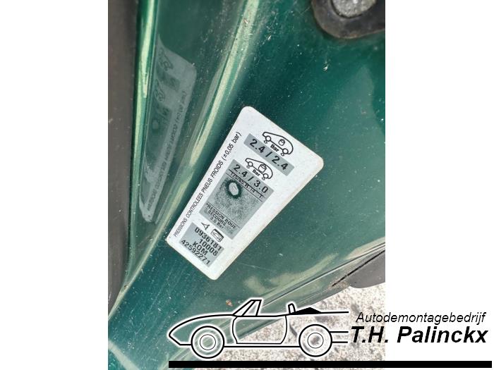 Peugeot 206 1.4 XR,XS,XT,Gentry Salvage vehicle (2002, Green)