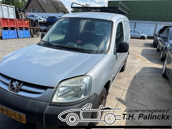 Peugeot Partner 1.9D Samochód złomowany (2003, Granit)