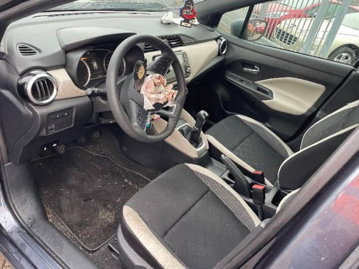 Nissan Micra Skrotfordon (2019, GRIJS)
