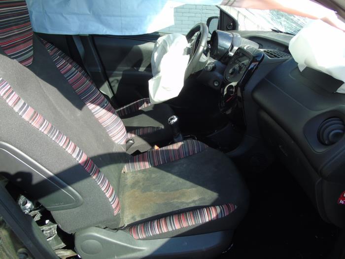 Citroen C1 1.0 12V VVT-i Skrotfordon (2020, ZWART)