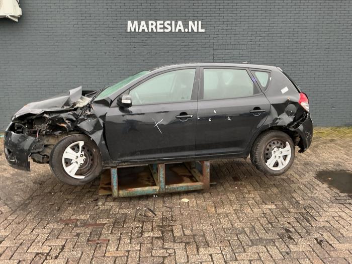 Kia Cee'd 1.6 CRDi 16V Sloopvoertuig (2011, Zwart)