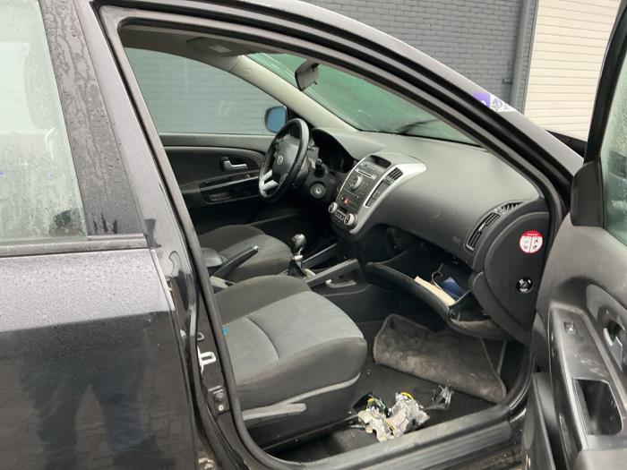 Kia Cee'd 1.6 CRDi 16V Sloopvoertuig (2011, Zwart)