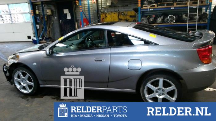 Toyota Celica 1.8 16V VVTL-i TS Skrotfordon (2004, GRIJS)