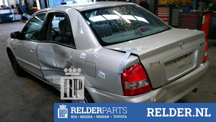 Mazda 323 1.6 16V Skrotfordon (2002, GRIJS 4F)